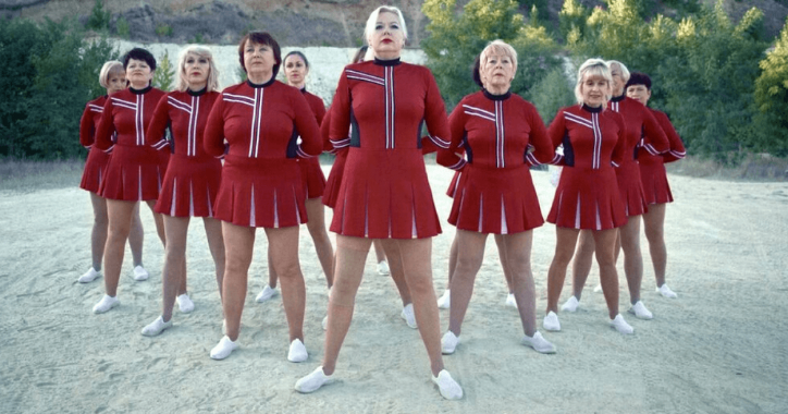 Stillbild från filmen "Nice Ladies", dokumentär av Mariia Ponomarova